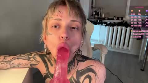 Mia online show from 04/29/26, 05:30