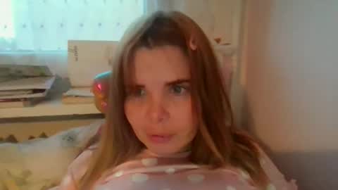 Elena online show from 12/18/25, 02:45