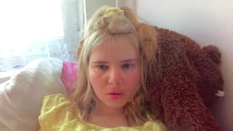 Elena online show from 04/20/26, 10:18