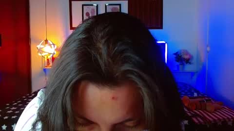 Snapshot of elenna__ chatting on 05/24/26, 01:49 Elenna online show from 05/24/26, 01:49