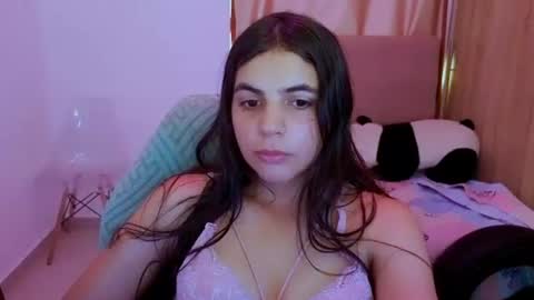 Snapshot of elenna_hotx chatting on 06/27/26, 06:24 agnes online show from 06/27/26, 06:24