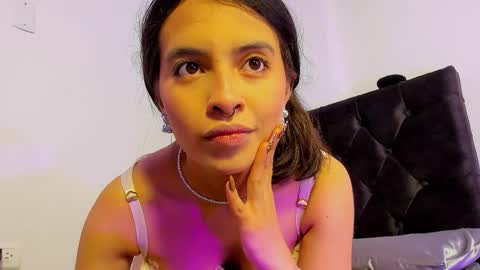 Elena  online show from 12/03/25, 11:30