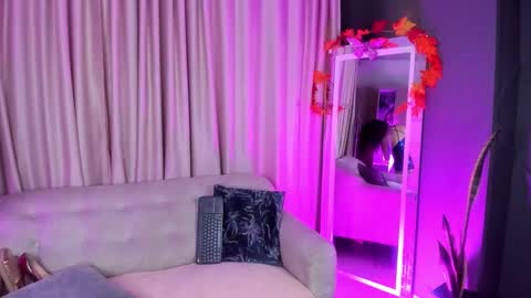 Eleonor online show from 11/25/25, 08:53