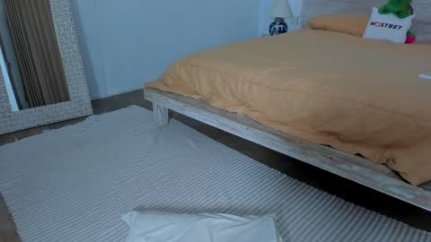 Eleonora online show from 01/05/25, 11:26