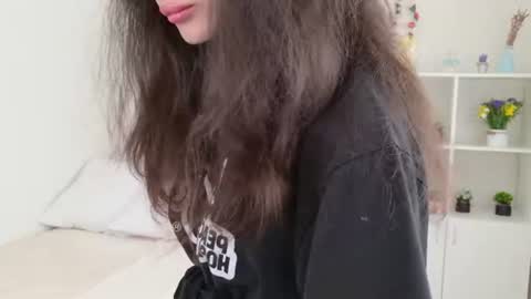 Snapshot of eleonoraa_sun chatting on 06/30/26, 01:45 eleonoraa_sun online show from 06/30/26, 01:45