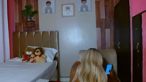 eletrabrowns online show from 10/09/25, 02:09