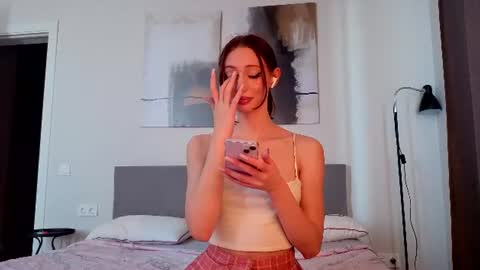Elfie online show from 07/14/26, 10:21