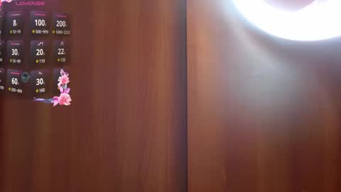 Eliza online show from 12/18/24, 12:43