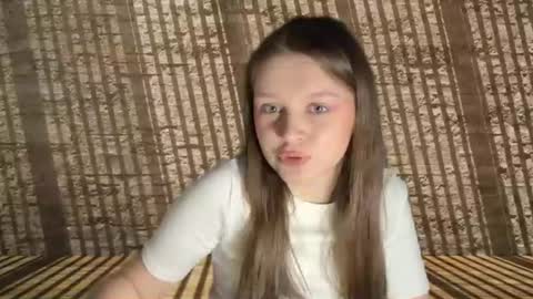 Snapshot of eli_kuper_777 chatting on 04/19/26, 08:33 eli_kuper_777 online show from 04/19/26, 08:33