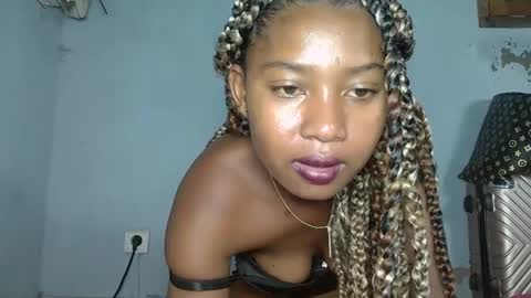 Snapshot of elia011 chatting on 01/17/25, 08:22 elia011 online show from 01/17/25, 08:22