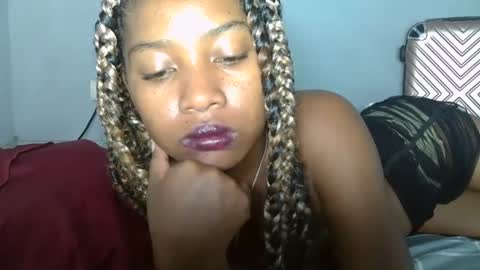 Snapshot of elia011 chatting on 01/17/25, 11:29 elia011 online show from 01/17/25, 11:29