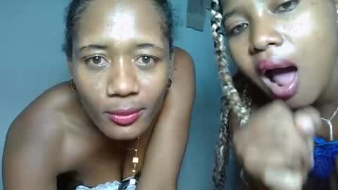 Snapshot of elia011 chatting on 01/20/25, 10:04 elia011 online show from 01/20/25, 10:04