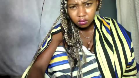 Snapshot of elia011 chatting on 01/23/25, 02:44 elia011 online show from 01/23/25, 02:44