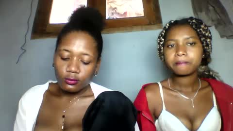 Snapshot of elia011 chatting on 01/25/25, 04:13 elia011 online show from 01/25/25, 04:13