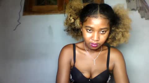 Snapshot of elia011 chatting on 01/26/25, 05:44 elia011 online show from 01/26/25, 05:44