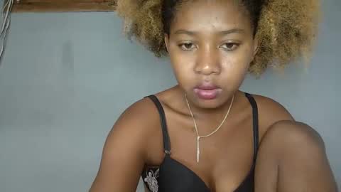 Snapshot of elia011 chatting on 02/08/25, 09:03 elia011 online show from 02/08/25, 09:03