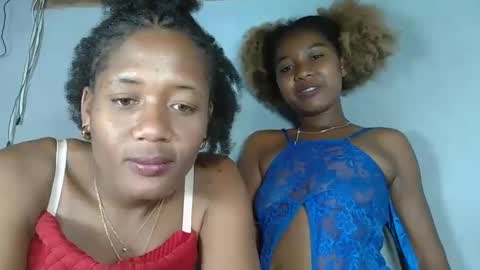 Snapshot of elia011 chatting on 02/09/25, 10:54 elia011 online show from 02/09/25, 10:54