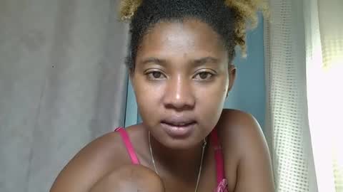 Snapshot of elia011 chatting on 02/22/25, 03:34 elia011 online show from 02/22/25, 03:34