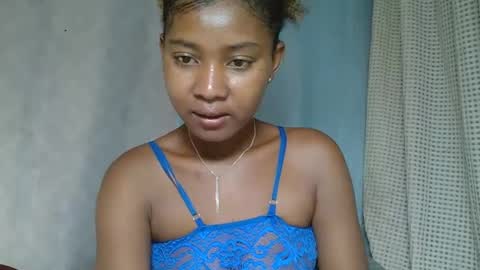 Snapshot of elia011 chatting on 02/23/25, 01:53 elia011 online show from 02/23/25, 01:53