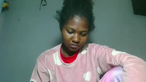 Snapshot of elia011 chatting on 10/29/25, 06:59 elia011 online show from 10/29/25, 06:59