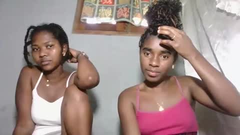 elia011 online show from 11/08/25, 02:34