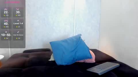 Snapshot of elian___ chatting on 10/23/25, 12:37 Elian online show from 10/23/25, 12:37