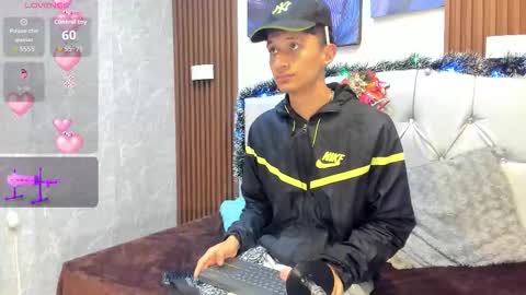 Elian Julian online show from 11/17/25, 09:09