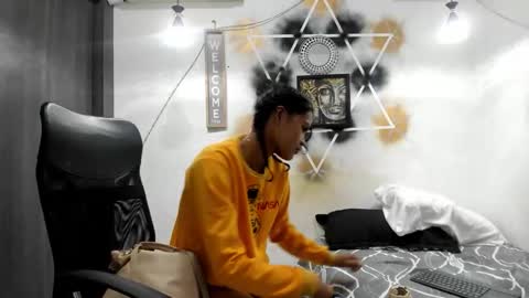 eliana_prince online show from 12/01/25, 03:44