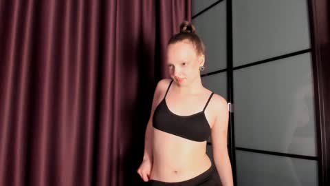 Ella online show from 12/10/24, 07:05