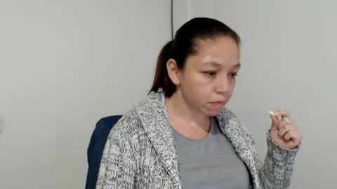 Snapshot of eliane_cooper21 chatting on 07/09/26, 03:54 Eli online show from 07/09/26, 03:54