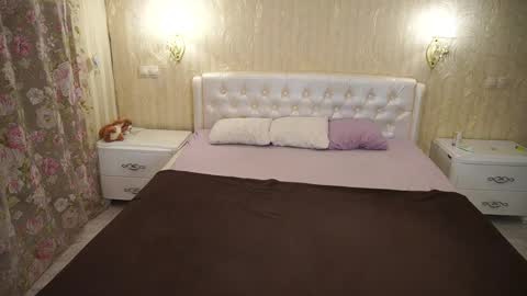 Luna online show from 09/30/25, 10:48