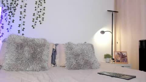 Snapshot of elicortes_ chatting on 04/19/26, 07:38 Eli online show from 04/19/26, 07:38