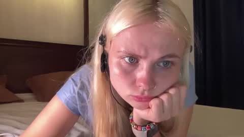 Snapshot of elie_ci chatting on 01/28/25, 10:23 online show from 01/28/25, 10:23