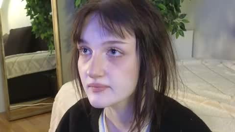 Ellie online show from 10/21/25, 05:19