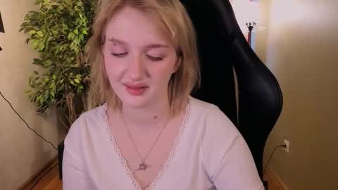 Ellie online show from 03/08/26, 05:22