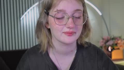 Ellie online show from 03/25/26, 05:24