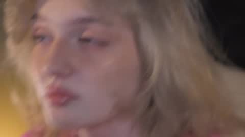 Ellie online show from 04/01/26, 05:19