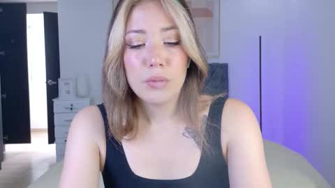 eliiih_ online show from 09/12/25, 06:19