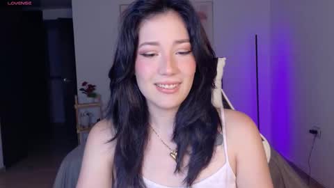 eliiih_ online show from 10/23/25, 03:39