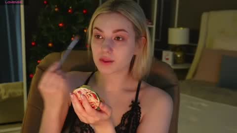 Elina online show from 12/21/24, 01:15