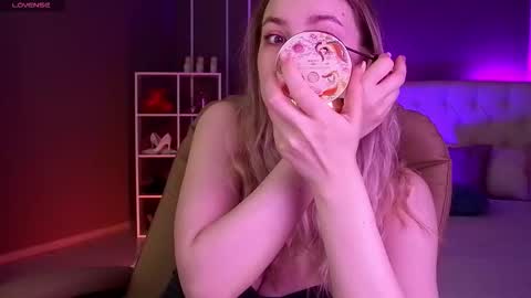 Elina online show from 09/27/25, 01:10