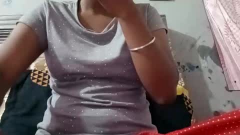 Snapshot of elina_roy03 chatting on 10/08/25, 03:04 elina_roy03 online show from 10/08/25, 03:04