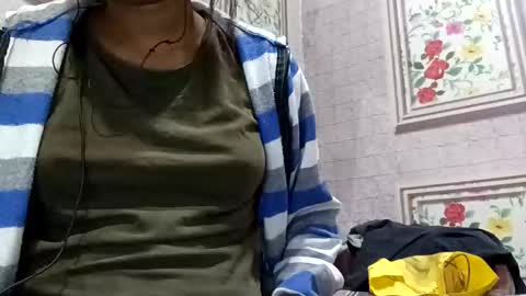 elina_roy03 online show from 11/15/25, 01:51