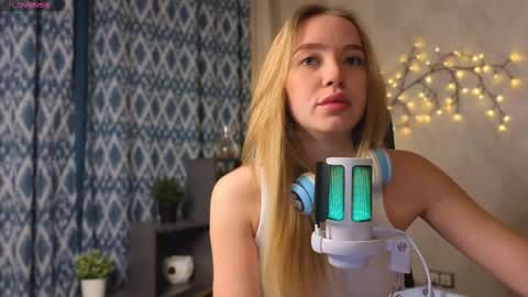 Elina online show from 12/02/25, 01:22