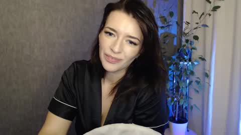 Elina online show from 12/21/24, 03:47