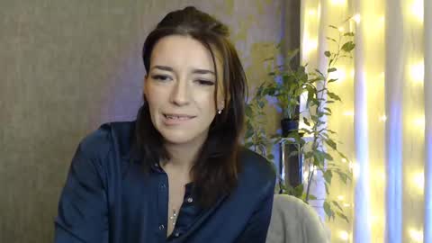 Elina online show from 12/29/24, 11:50