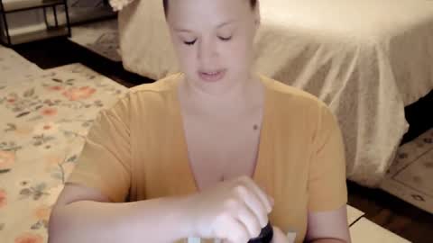 Snapshot of elinareign chatting on 03/04/26, 07:47 ElinaReign online show from 03/04/26, 07:47