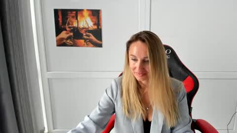 Milena online show from 07/28/26, 11:17
