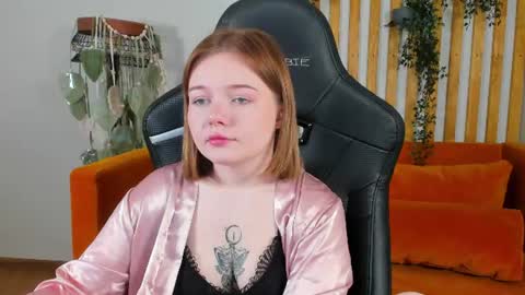 elinavale online show from 07/17/26, 05:14