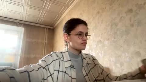 Snapshot of elindente chatting on 11/21/25, 07:29 Lola online show from 11/21/25, 07:29